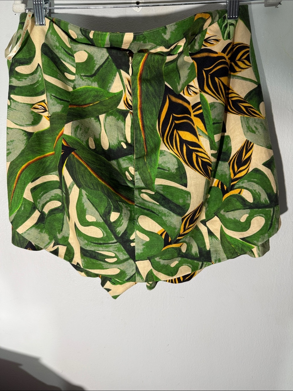 FarmRio Tropical Leaf High-Waist Women’s Shorts - Green large - Picture 6 of 8
